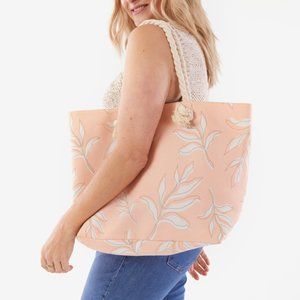 Summer & Rose Rory Beach Tote Peach Floral Bag. Brand New in Package!